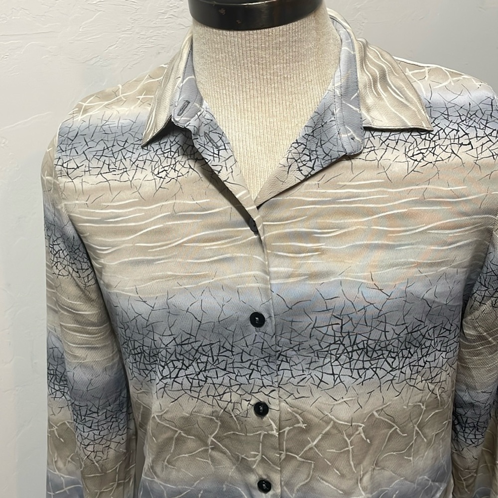 TanJsy beige and gray marble looking design button down top size 12